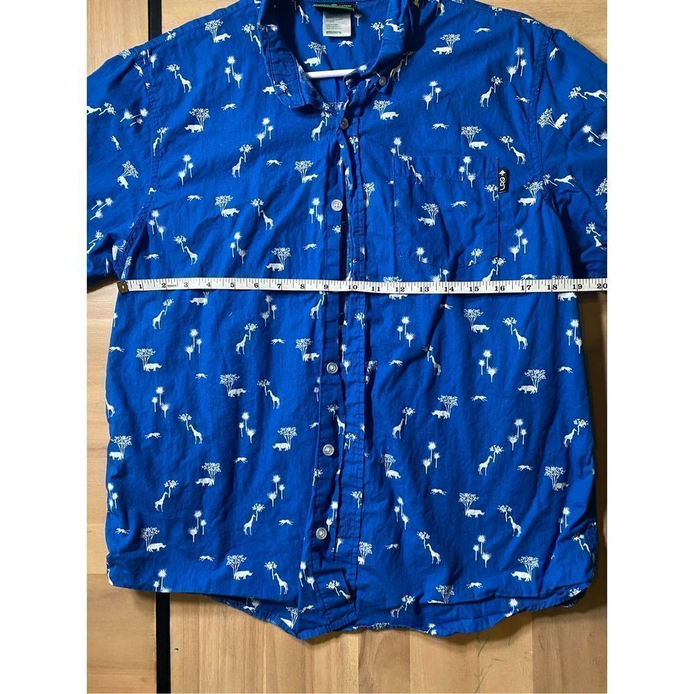 ‎LRG Safari Print Button Up - Picture 6 of 6